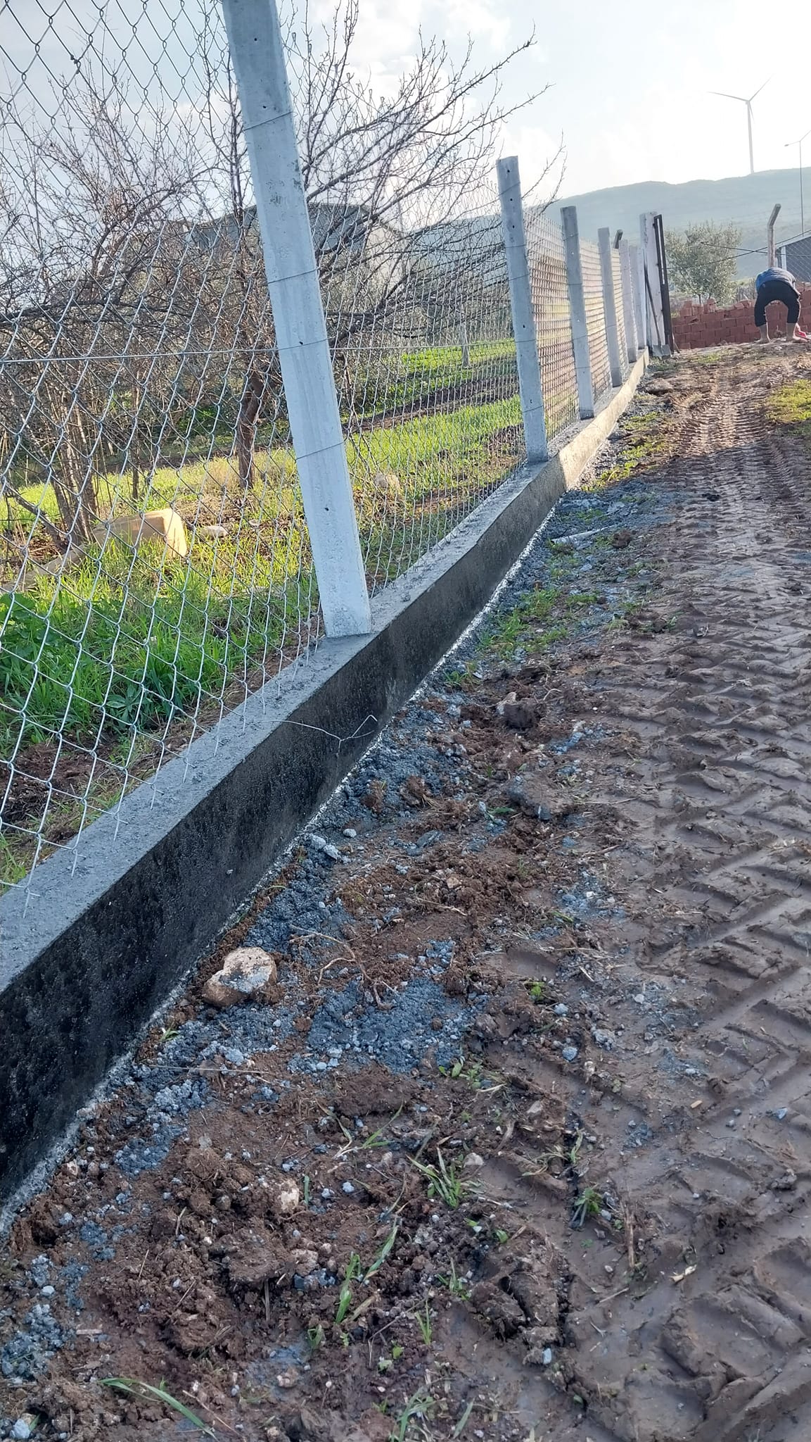 Beton Direkli Tel Çit Projesi